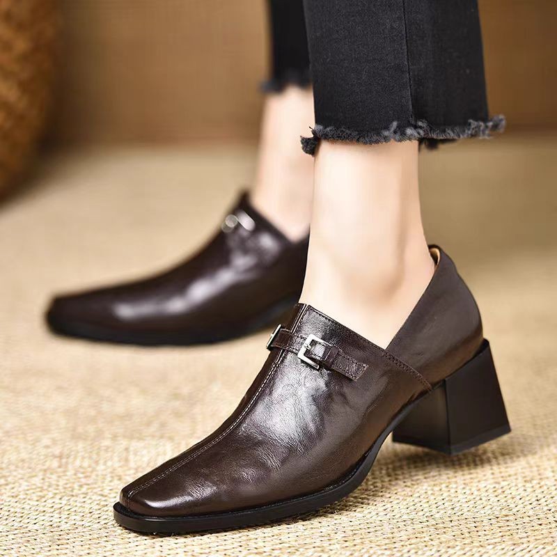Women'S Fashion Trends Autumn 2025 - Sapatos femininos de couro de dedo
