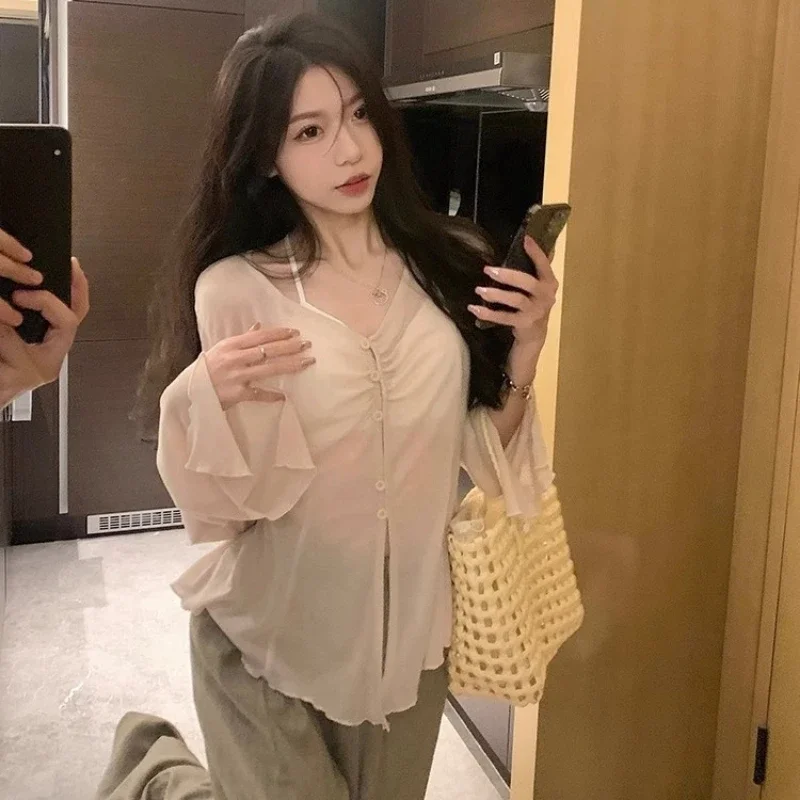Women Fashion Blouse - Blusa Transparente com Manga Flare -