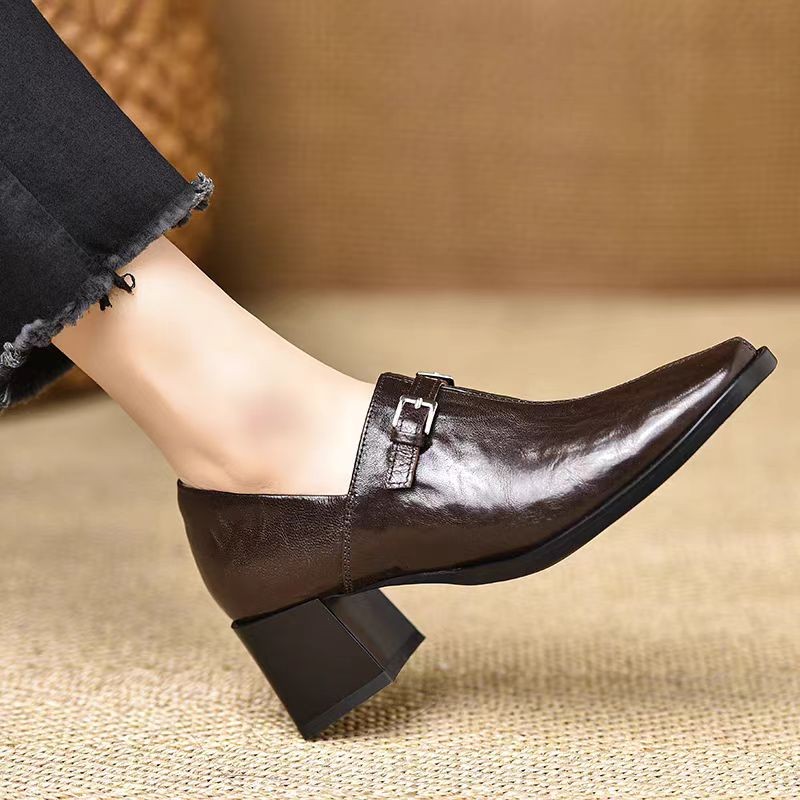 Sapatos femininos de couro de  - Women'S Fashion Trends Autumn 2025 avaliação e preço